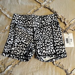 Zyia Active light n tight shorts